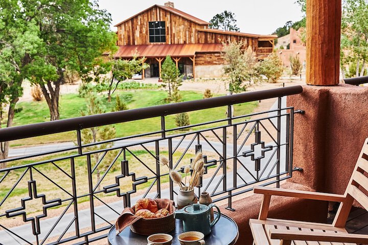 Bishops Lodge Auberge Collection