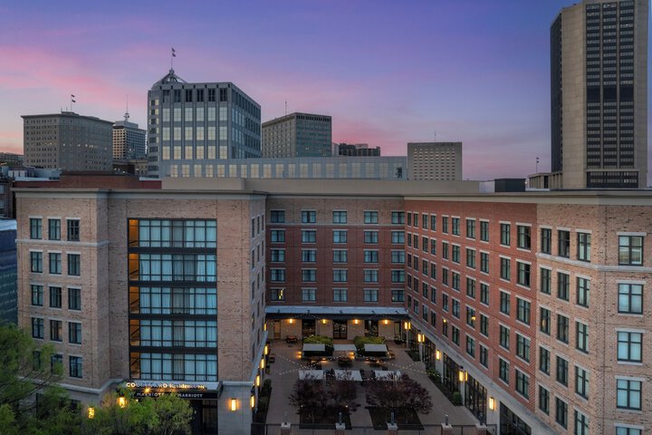 Courtyard by Marriott Richmond Downtown
