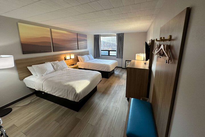 Room 11 of 21