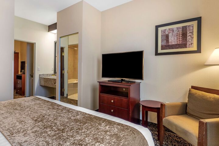 Room 28 of 38