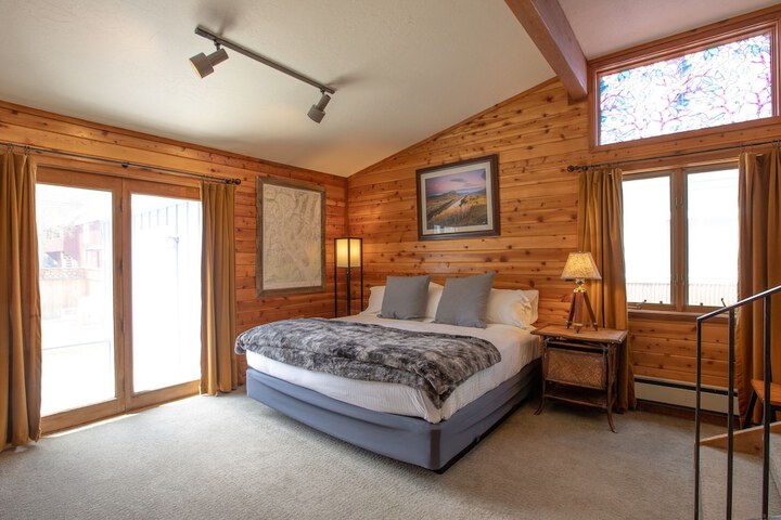 Room 40 of 64