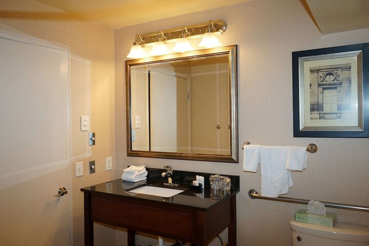 Room 28 of 42