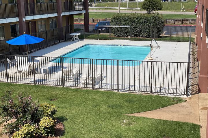Super 8 by Wyndham Midwest City OK