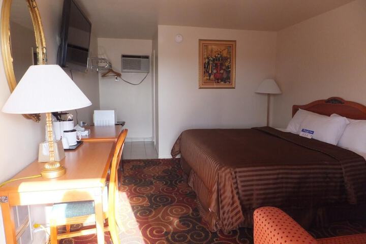 Room 5 of 20