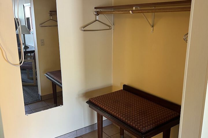 Room 130 of 443