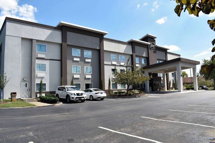 Hotel 3 of 142