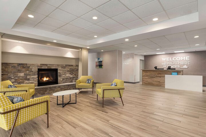 Hampton Inn Waynesboro / Stuarts Draft