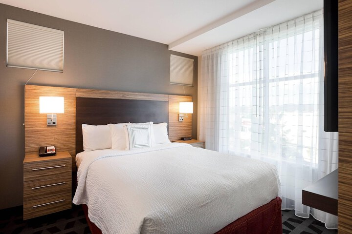 Room 21 of 37