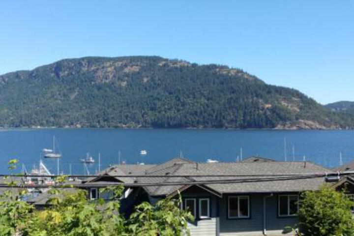 Cowichan Bay Cottage