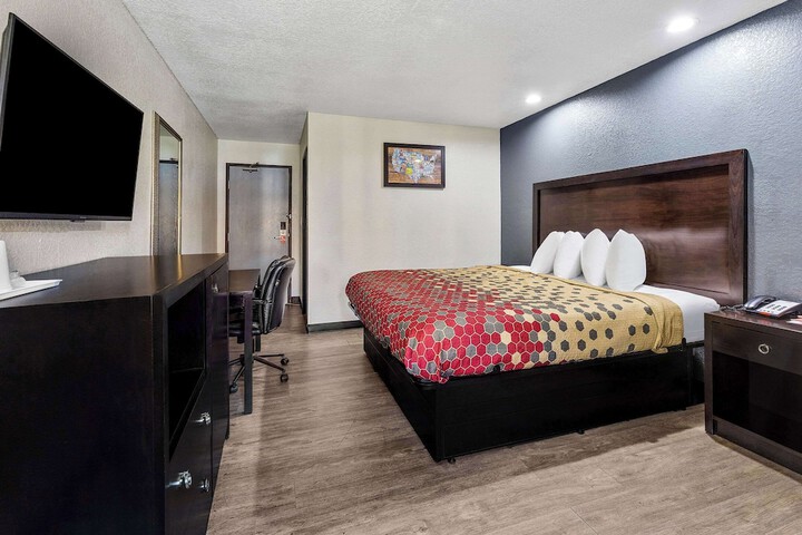 Room 16 of 43