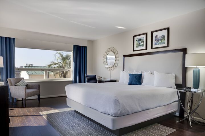 Room 46 of 102