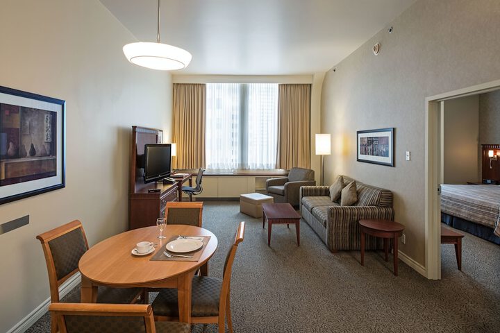 Le Square Phillips Hotel & Suites