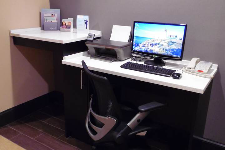 Business Center 61 of 62