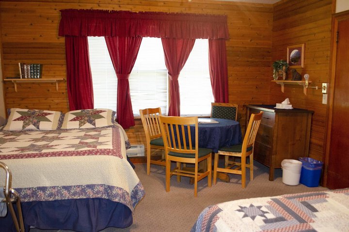 Crandell Mountain Lodge