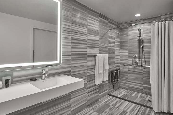 Hyatt Centric The Pike Long Beach