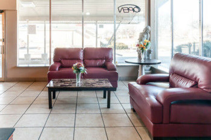 Motown Inn & Suites