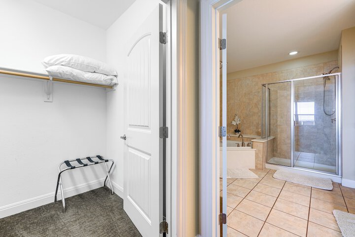 Lake LBJ Condo w / Private Balcony Lake Views