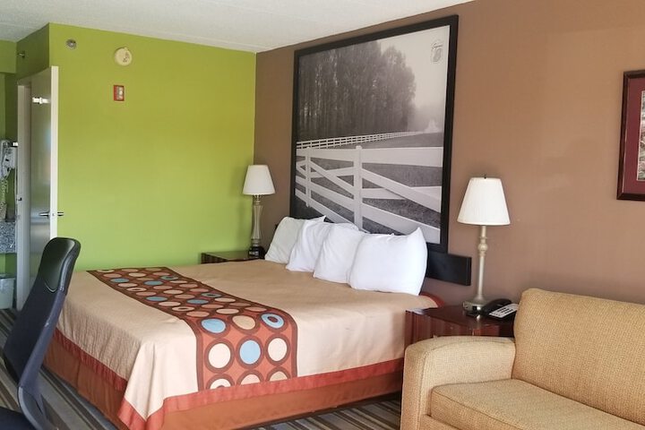 Room 11 of 20