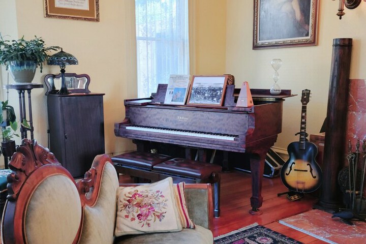 The Adams Pragge House