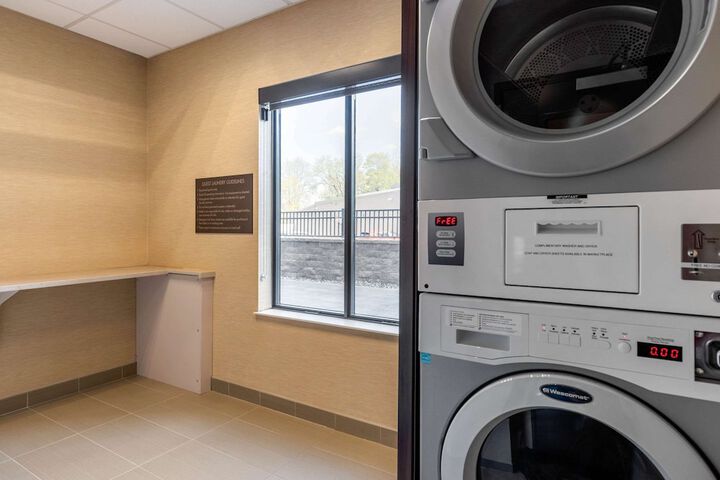 Comfort Inn & Suites Schenectady - Scotia