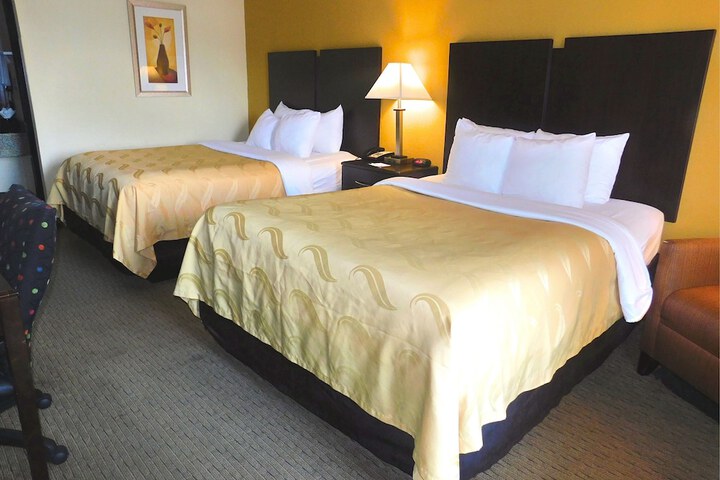 Room 6 of 22