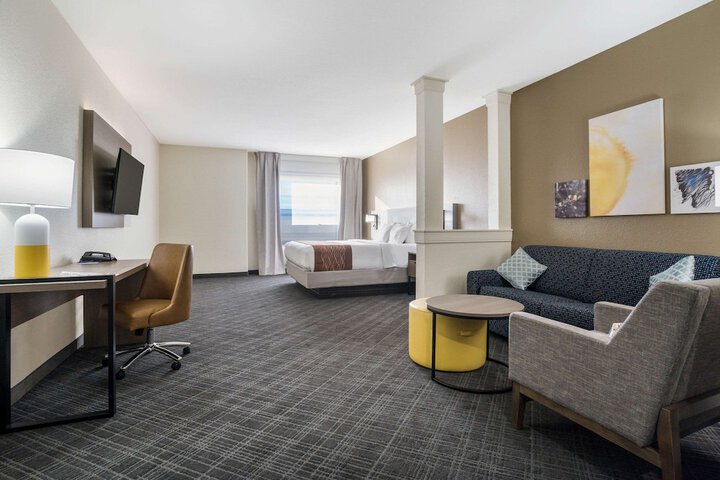 Comfort Inn & Suites Victoria North