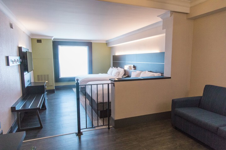 Room 9 of 27