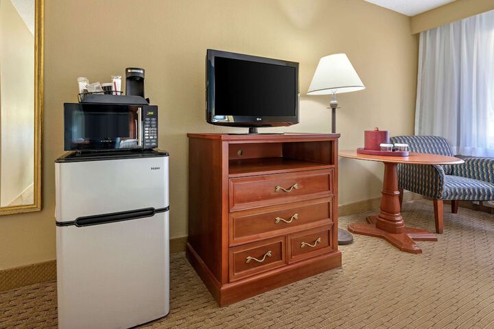 Room 72 of 131