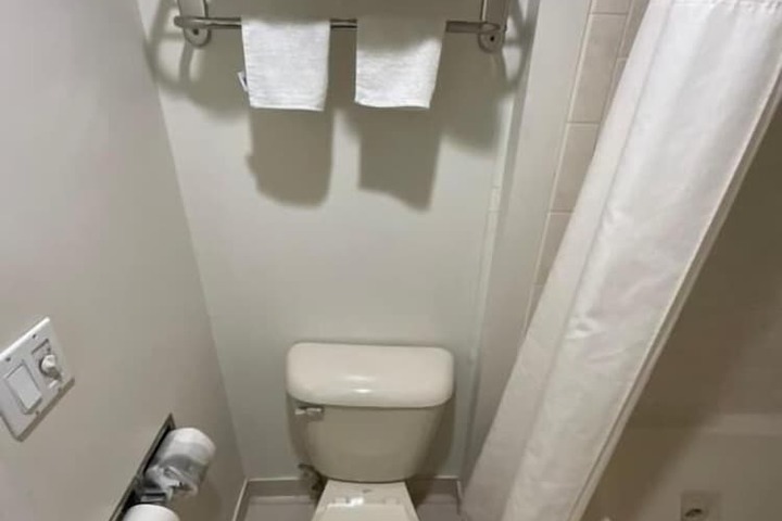Room 19 of 35