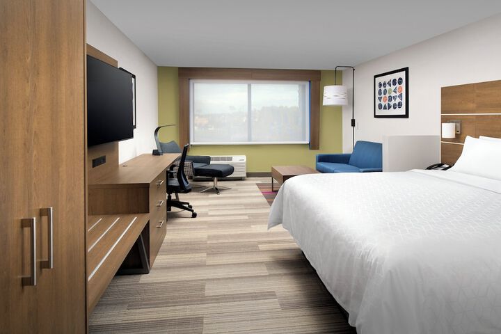 Room 9 of 27