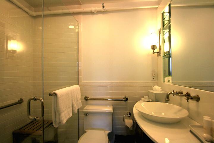 Room 16 of 26
