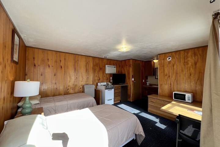 Room 13 of 51