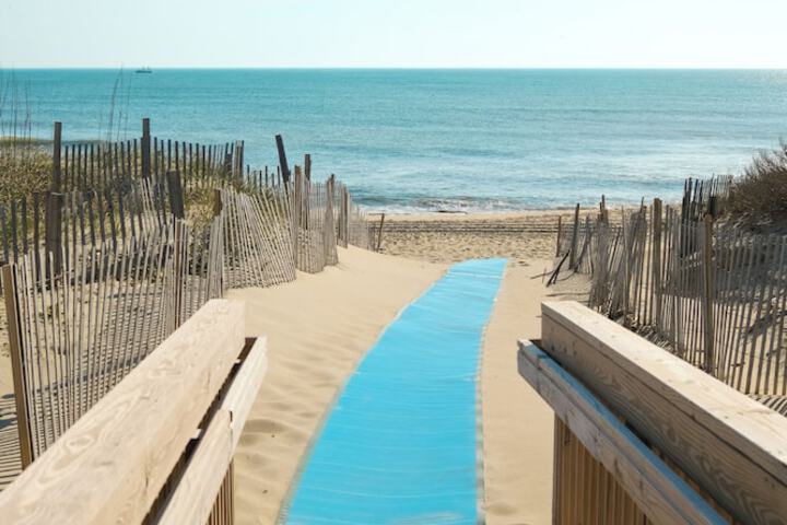 Surf Side Hotel