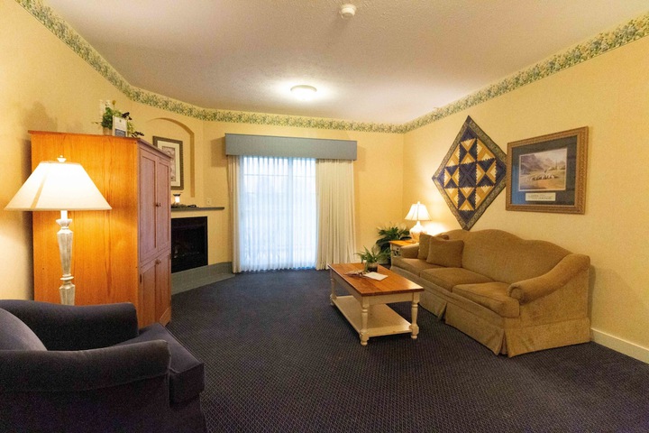Essenhaus Inn & Conference Center
