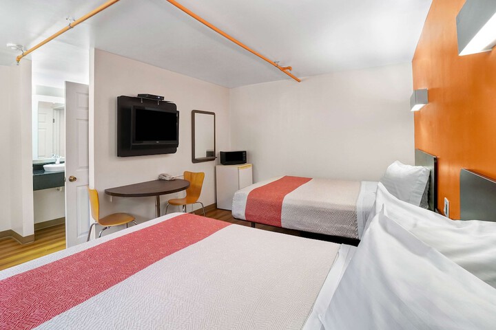 Room 19 of 25