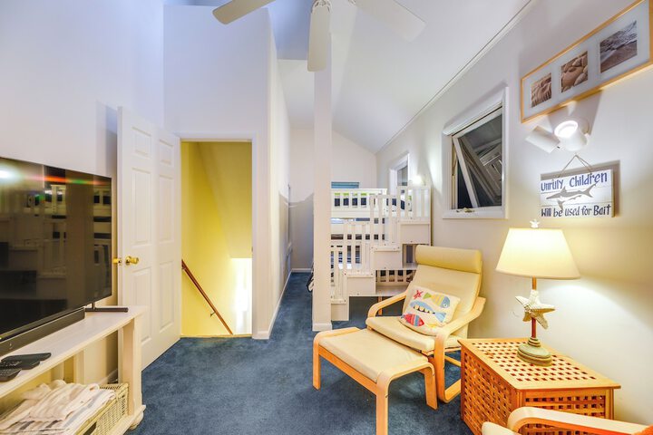 1 Mi to Beach: Sea Colony Condo w / Balcony!