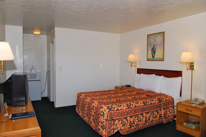 Room 16 of 34