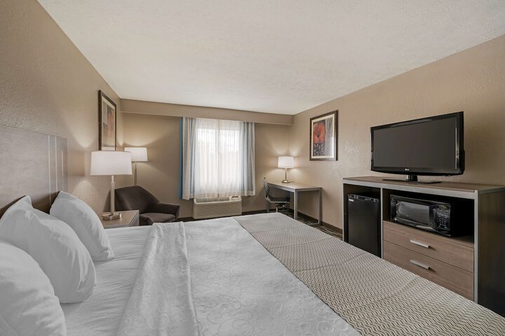 Room 11 of 25