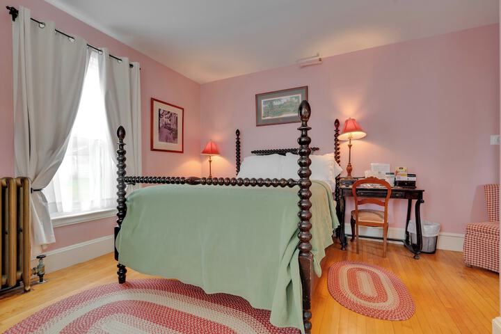 The James Place Inn B & B
