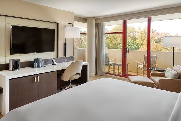 Room 43 of 59