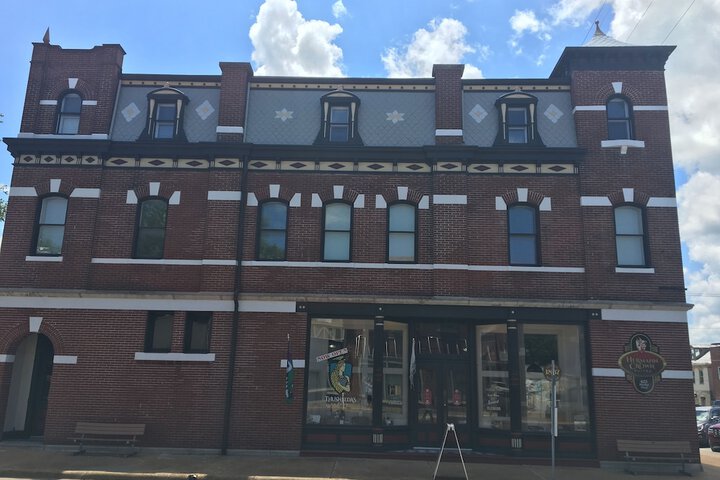 Hermann Crown Suites