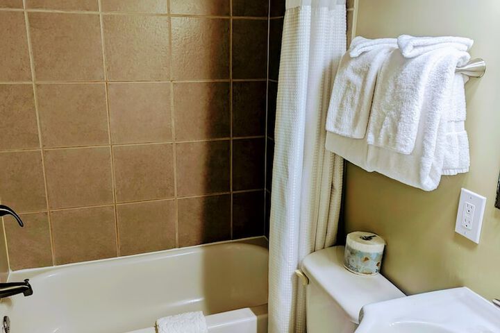Room 53 of 66