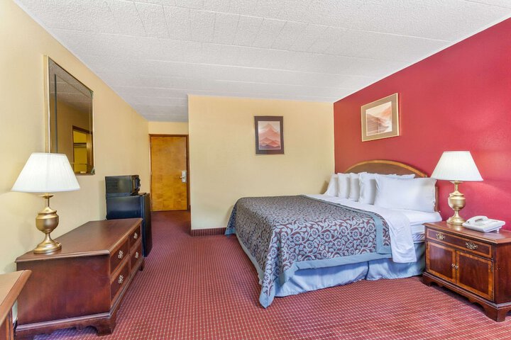 Room 12 of 30