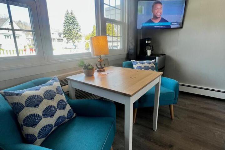 Claddagh Motel & Suites