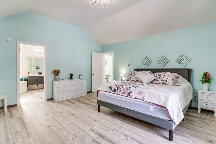 Long Pond Home w / Private Hot Tub & Game Room