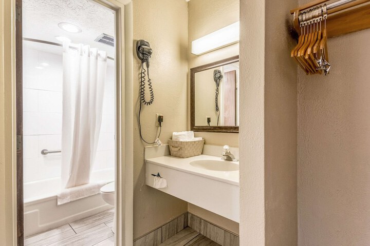 Room 20 of 26