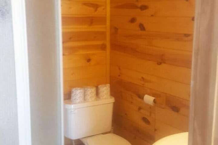 No Name City Luxury Cabins & RV