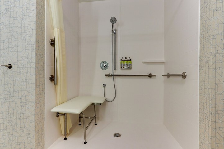 Room 43 of 75