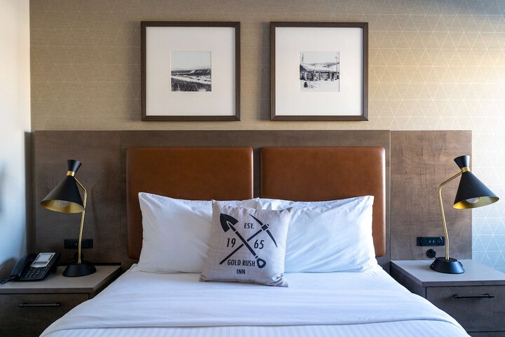 Room 21 of 38