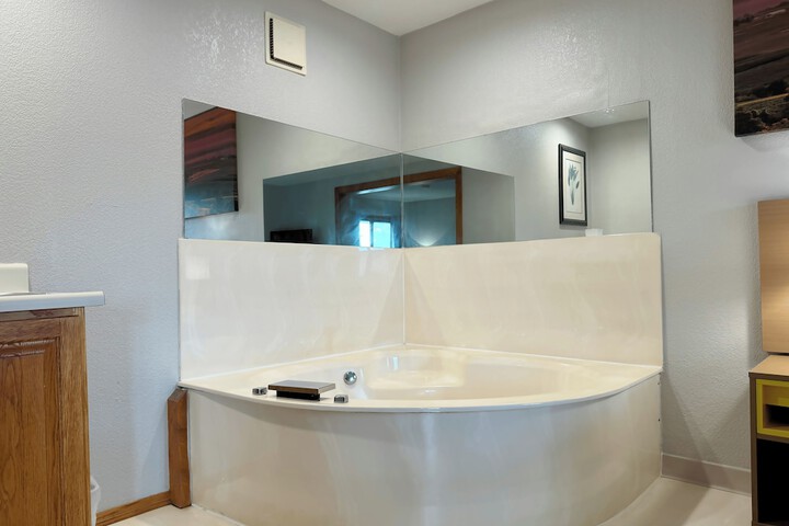 Room 16 of 29